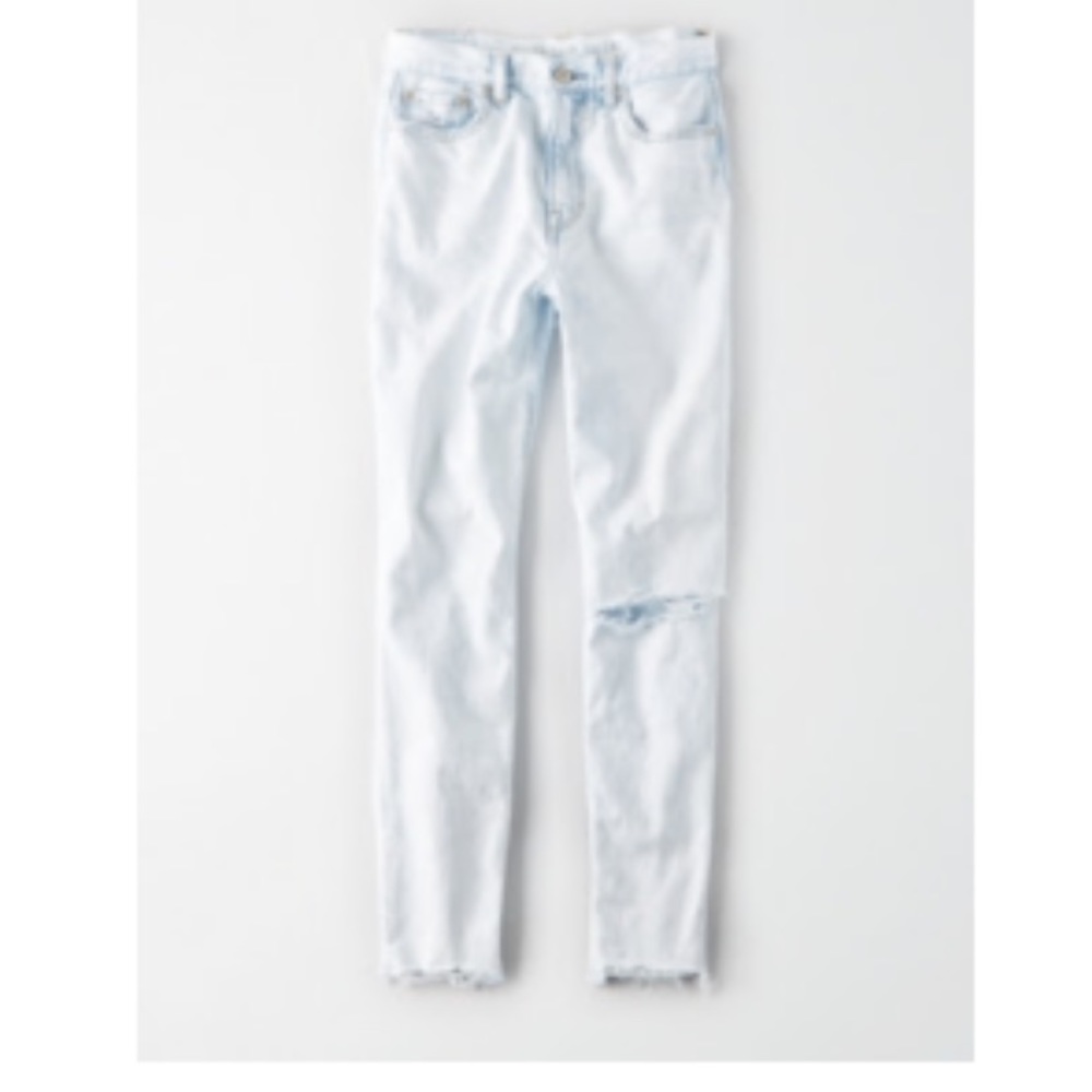 NWOT American Eagle Mom Jean Size 6